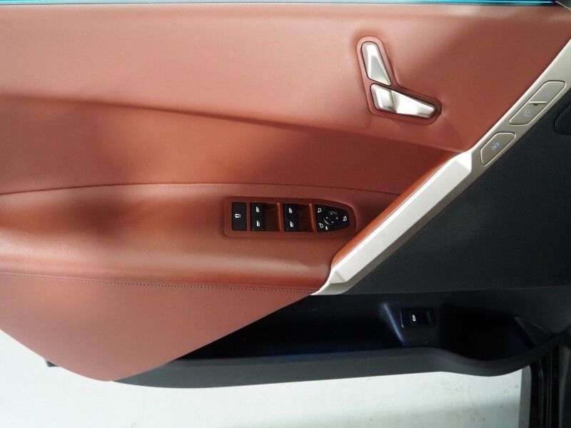 2024 BMW iX xDrive50 AWD *SPORT PKG, DRIVING ASSIST PRO, HEADS-UP DISPLAY, NAVIGATION, ADAPTIVE CRUISE, SAFETY ALERTS, 360 CAMERAS, PANO ECLIPSING MOONROOF, LEATHER, CLIMATE SEATS, 22 INCH WHEELS, HARMAN/KARDON, WIRELESS CHARGING Round Rock TX