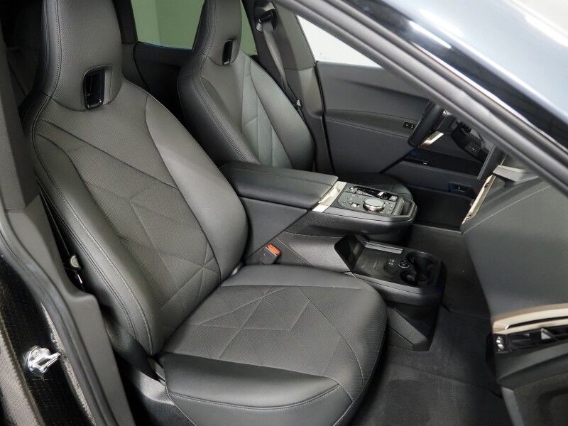 2024 BMW iX xDrive50 AWD *SPORT PKG, HEADS-UP DISPLAY, NAVIGATION, LIVE COCKPIT PRO, SAFETY ALERTS, 360 VIEW CAMERAS, PANO ECLIPSING MOONROOF, CLIMATE SEATS, HEATED STEERING, 22 INCH WHEELS, HARMAN/KARDON, WIRELESS CHARGING