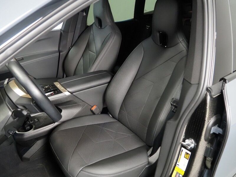 2024 BMW iX xDrive50 AWD *SPORT PKG, HEADS-UP DISPLAY, NAVIGATION, LIVE COCKPIT PRO, SAFETY ALERTS, 360 VIEW CAMERAS, PANO ECLIPSING MOONROOF, CLIMATE SEATS, HEATED STEERING, 22 INCH WHEELS, HARMAN/KARDON, WIRELESS CHARGING Round Rock TX