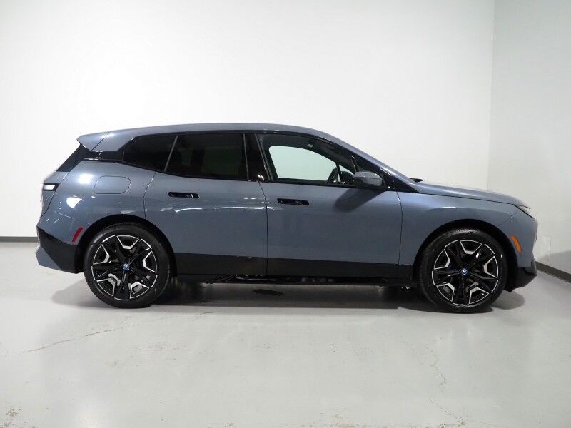 2024 BMW iX xDrive50 AWD *SPORT PKG, HEADS-UP DISPLAY, NAVIGATION, LIVE COCKPIT PRO, SAFETY ALERTS, 360 VIEW CAMERAS, PANO ECLIPSING MOONROOF, CLIMATE SEATS, HEATED STEERING, 22 INCH WHEELS, HARMAN/KARDON, WIRELESS CHARGING Round Rock TX