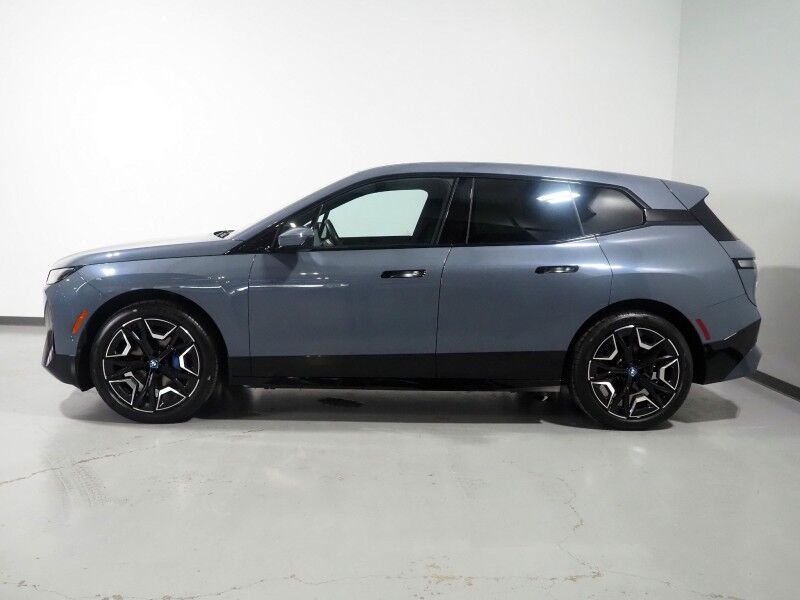 2024 BMW iX xDrive50 AWD *SPORT PKG, HEADS-UP DISPLAY, NAVIGATION, LIVE COCKPIT PRO, SAFETY ALERTS, 360 VIEW CAMERAS, PANO ECLIPSING MOONROOF, CLIMATE SEATS, HEATED STEERING, 22 INCH WHEELS, HARMAN/KARDON, WIRELESS CHARGING Round Rock TX