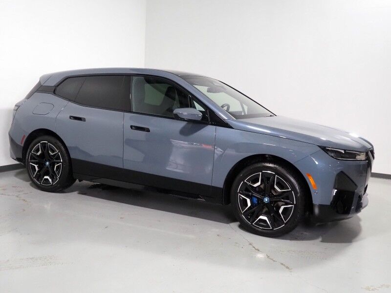 2024 BMW iX xDrive50 AWD *SPORT PKG, HEADS-UP DISPLAY, NAVIGATION, LIVE COCKPIT PRO, SAFETY ALERTS, 360 VIEW CAMERAS, PANO ECLIPSING MOONROOF, CLIMATE SEATS, HEATED STEERING, 22 INCH WHEELS, HARMAN/KARDON, WIRELESS CHARGING