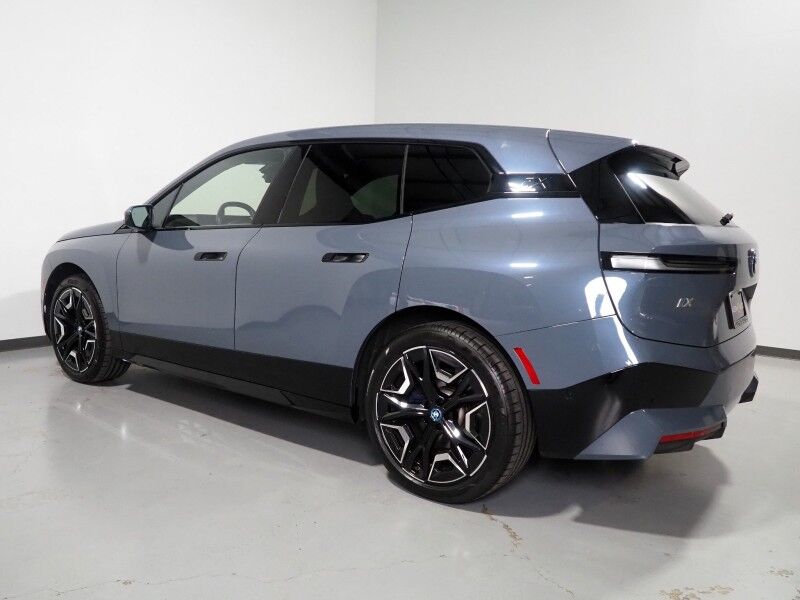 2024 BMW iX xDrive50 AWD *SPORT PKG, HEADS-UP DISPLAY, NAVIGATION, LIVE COCKPIT PRO, SAFETY ALERTS, 360 VIEW CAMERAS, PANO ECLIPSING MOONROOF, CLIMATE SEATS, HEATED STEERING, 22 INCH WHEELS, HARMAN/KARDON, WIRELESS CHARGING Round Rock TX