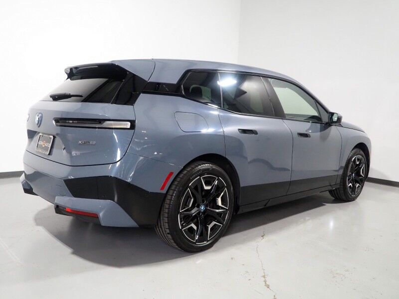 2024 BMW iX xDrive50 AWD *SPORT PKG, HEADS-UP DISPLAY, NAVIGATION, LIVE COCKPIT PRO, SAFETY ALERTS, 360 VIEW CAMERAS, PANO ECLIPSING MOONROOF, CLIMATE SEATS, HEATED STEERING, 22 INCH WHEELS, HARMAN/KARDON, WIRELESS CHARGING Round Rock TX