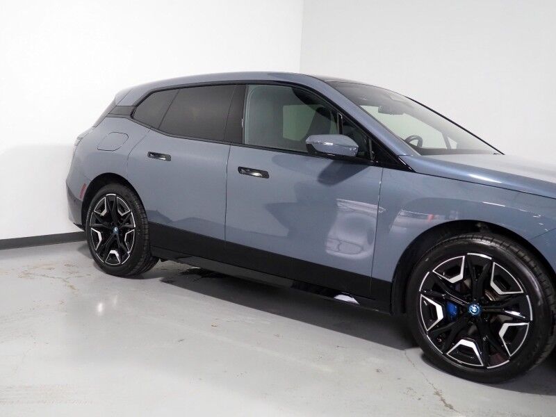2024 BMW iX xDrive50 AWD *SPORT PKG, HEADS-UP DISPLAY, NAVIGATION, LIVE COCKPIT PRO, SAFETY ALERTS, 360 VIEW CAMERAS, PANO ECLIPSING MOONROOF, CLIMATE SEATS, HEATED STEERING, 22 INCH WHEELS, HARMAN/KARDON, WIRELESS CHARGING Round Rock TX