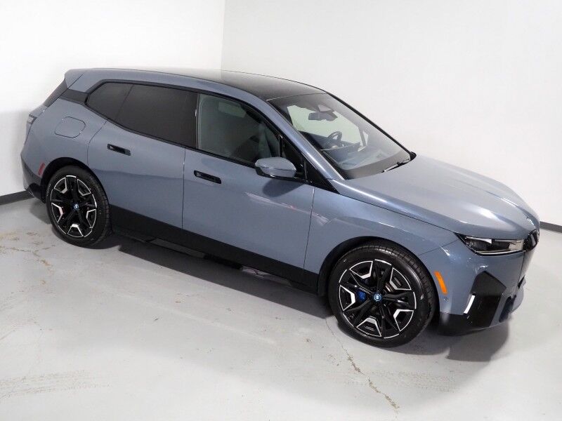 2024 BMW iX xDrive50 AWD *SPORT PKG, HEADS-UP DISPLAY, NAVIGATION, LIVE COCKPIT PRO, SAFETY ALERTS, 360 VIEW CAMERAS, PANO ECLIPSING MOONROOF, CLIMATE SEATS, HEATED STEERING, 22 INCH WHEELS, HARMAN/KARDON, WIRELESS CHARGING Round Rock TX