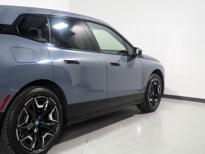 2024 BMW iX xDrive50 AWD *SPORT PKG, HEADS-UP DISPLAY, NAVIGATION, LIVE COCKPIT PRO, SAFETY ALERTS, 360 VIEW CAMERAS, PANO ECLIPSING MOONROOF, CLIMATE SEATS, HEATED STEERING, 22 INCH WHEELS, HARMAN/KARDON, WIRELESS CHARGING Round Rock TX