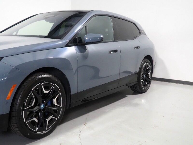 2024 BMW iX xDrive50 AWD *SPORT PKG, HEADS-UP DISPLAY, NAVIGATION, LIVE COCKPIT PRO, SAFETY ALERTS, 360 VIEW CAMERAS, PANO ECLIPSING MOONROOF, CLIMATE SEATS, HEATED STEERING, 22 INCH WHEELS, HARMAN/KARDON, WIRELESS CHARGING Round Rock TX