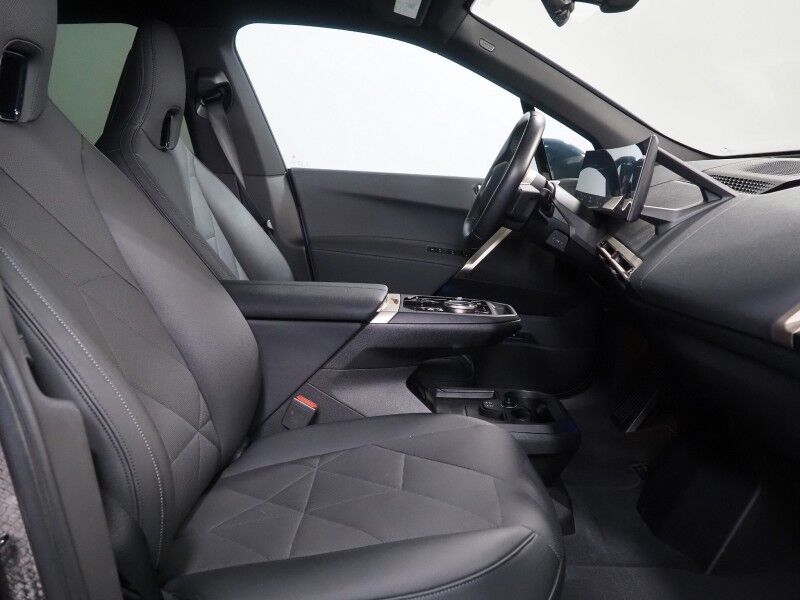 2024 BMW iX xDrive50 AWD *SPORT PKG, HEADS-UP DISPLAY, NAVIGATION, LIVE COCKPIT PRO, SAFETY ALERTS, 360 VIEW CAMERAS, PANO ECLIPSING MOONROOF, CLIMATE SEATS, HEATED STEERING, 22 INCH WHEELS, HARMAN/KARDON, WIRELESS CHARGING Round Rock TX
