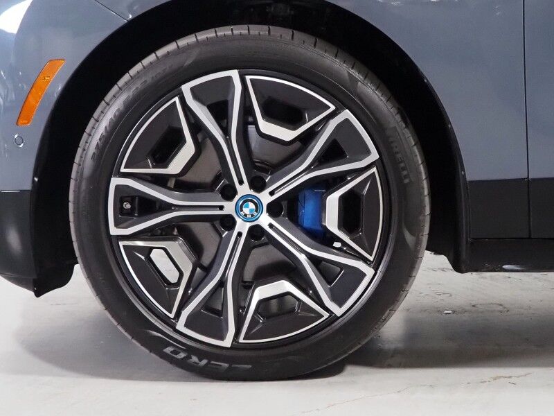 2024 BMW iX xDrive50 AWD *SPORT PKG, HEADS-UP DISPLAY, NAVIGATION, LIVE COCKPIT PRO, SAFETY ALERTS, 360 VIEW CAMERAS, PANO ECLIPSING MOONROOF, HEATED SEATS/STEERING, 22 INCH WHEELS, HARMAN/KARDON, WIRELESS CHARGING Round Rock TX