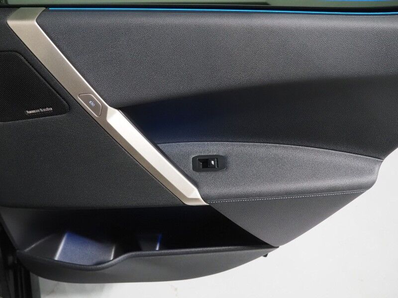 2024 BMW iX xDrive50 AWD *SPORT PKG, HEADS-UP DISPLAY, NAVIGATION, LIVE COCKPIT PRO, SAFETY ALERTS, 360 VIEW CAMERAS, PANO ECLIPSING MOONROOF, HEATED SEATS/STEERING, 22 INCH WHEELS, HARMAN/KARDON, WIRELESS CHARGING Round Rock TX