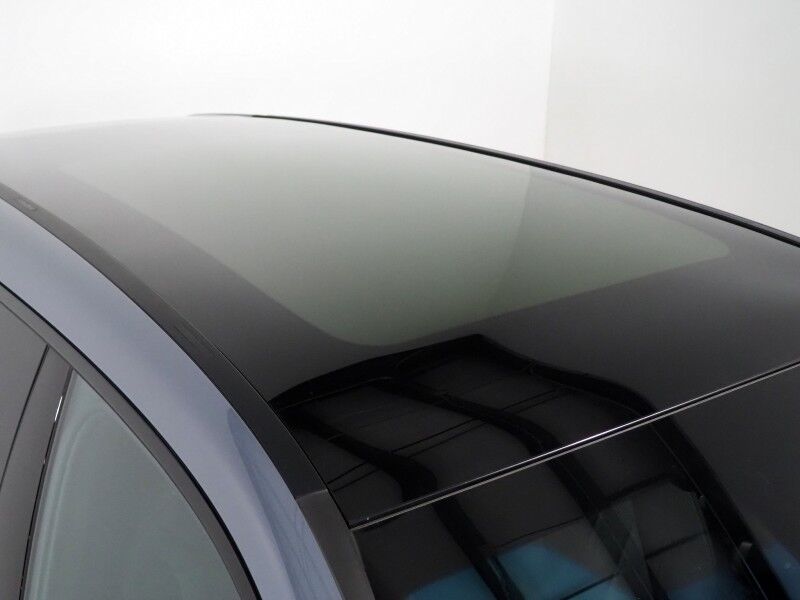 2024 BMW iX xDrive50 AWD *SPORT PKG, HEADS-UP DISPLAY, NAVIGATION, LIVE COCKPIT PRO, SAFETY ALERTS, 360 VIEW CAMERAS, PANO ECLIPSING MOONROOF, HEATED SEATS/STEERING, 22 INCH WHEELS, HARMAN/KARDON, WIRELESS CHARGING Round Rock TX