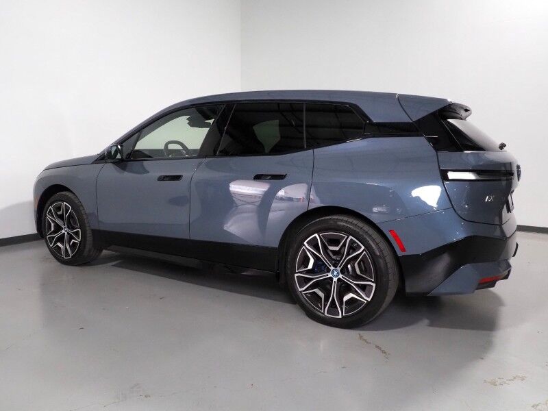 2024 BMW iX xDrive50 AWD *SPORT PKG, HEADS-UP DISPLAY, NAVIGATION, LIVE COCKPIT PRO, SAFETY ALERTS, 360 VIEW CAMERAS, PANO ECLIPSING MOONROOF, HEATED SEATS/STEERING, 22 INCH WHEELS, HARMAN/KARDON, WIRELESS CHARGING Round Rock TX