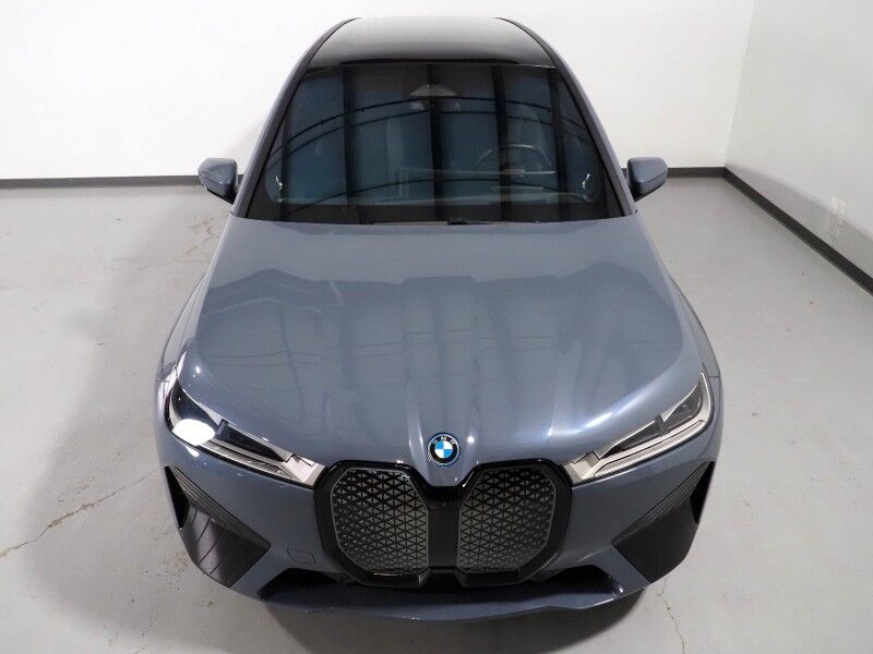 2024 BMW iX xDrive50 AWD *SPORT PKG, HEADS-UP DISPLAY, NAVIGATION, LIVE COCKPIT PRO, SAFETY ALERTS, 360 VIEW CAMERAS, PANO ECLIPSING MOONROOF, HEATED SEATS/STEERING, 22 INCH WHEELS, HARMAN/KARDON, WIRELESS CHARGING Round Rock TX