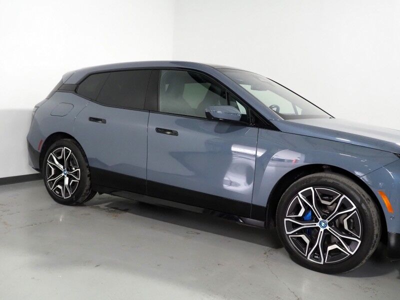 2024 BMW iX xDrive50 AWD *SPORT PKG, HEADS-UP DISPLAY, NAVIGATION, LIVE COCKPIT PRO, SAFETY ALERTS, 360 VIEW CAMERAS, PANO ECLIPSING MOONROOF, HEATED SEATS/STEERING, 22 INCH WHEELS, HARMAN/KARDON, WIRELESS CHARGING Round Rock TX