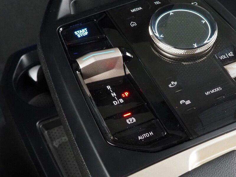 2024 BMW iX xDrive50 AWD *SPORT PKG, HEADS-UP DISPLAY, NAVIGATION, LIVE COCKPIT PRO, SAFETY ALERTS, 360 VIEW CAMERAS, PANO ECLIPSING MOONROOF, HEATED SEATS/STEERING, 22 INCH WHEELS, HARMAN/KARDON, WIRELESS CHARGING Round Rock TX