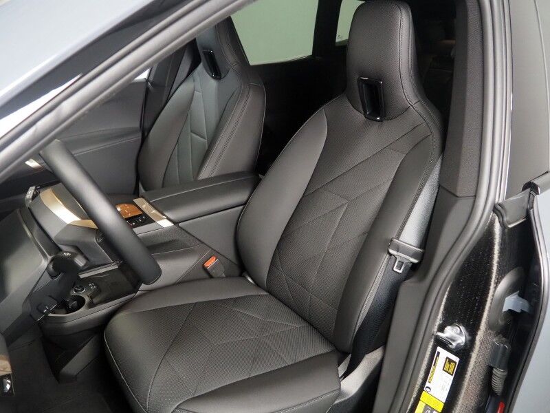 2024 BMW iX xDrive50 AWD *SPORT & LUXURY PKGS, DRIVING ASSIST PRO, HEADS-UP DISPLAY, NAVIGATION, ADAPTIVE CRUISE, SAFETY ALERTS, 360 CAMERAS, PANO ECLIPSING MOONROOF, CLIMATE/MULTI-FUNCTION SEATS, HARMAN/KARDON, WIRELESS CHARGING Round Rock TX