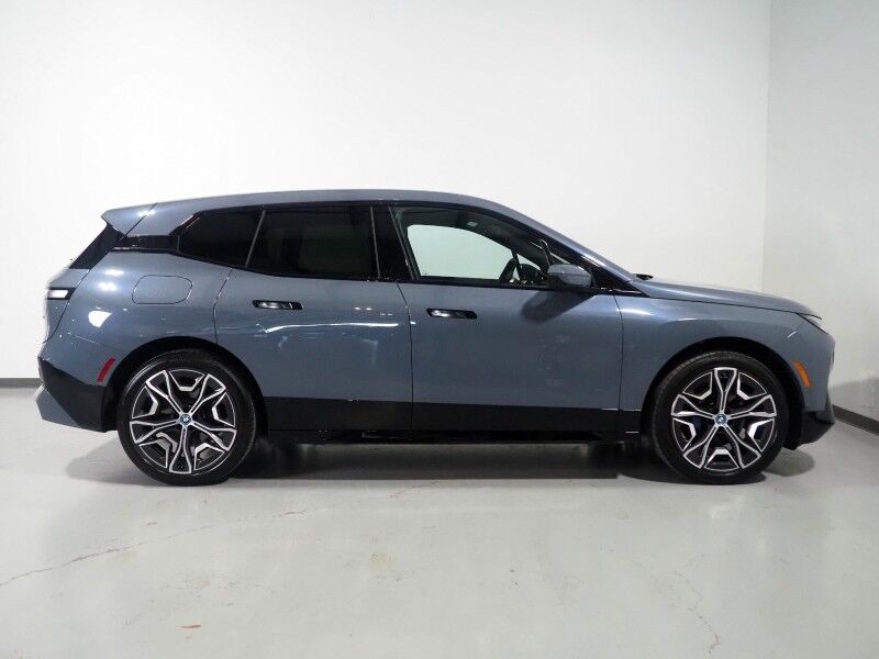 2024 BMW iX xDrive50 AWD *SPORT & LUXURY PKGS, DRIVING ASSIST PRO, HEADS-UP DISPLAY, NAVIGATION, ADAPTIVE CRUISE, SAFETY ALERTS, 360 CAMERAS, PANO ECLIPSING MOONROOF, CLIMATE/MULTI-FUNCTION SEATS, HARMAN/KARDON, WIRELESS CHARGING Round Rock TX