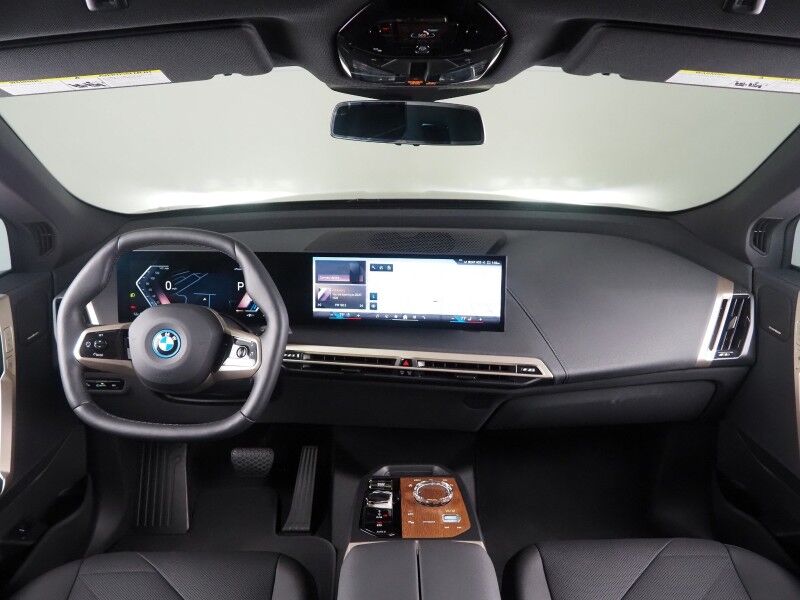 2024 BMW iX xDrive50 AWD *SPORT & LUXURY PKGS, DRIVING ASSIST PRO, HEADS-UP DISPLAY, NAVIGATION, ADAPTIVE CRUISE, SAFETY ALERTS, 360 CAMERAS, PANO ECLIPSING MOONROOF, CLIMATE/MULTI-FUNCTION SEATS, HARMAN/KARDON, WIRELESS CHARGING