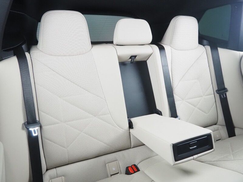 2024 BMW iX xDrive50 AWD *SPORT & LUXURY PKGS, DRIVING ASSIST PRO, HEADS-UP DISPLAY, NAVIGATION, ADAPTIVE CRUISE, SAFETY ALERTS, 360 CAMERAS, PANO ECLIPSING MOONROOF, HEATED/MULTI-FUNCTION SEATS, HARMAN/KARDON, WIRELESS CHARGING Round Rock TX