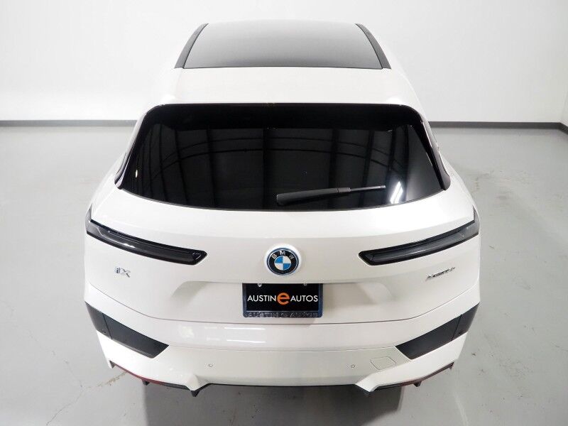 2024 BMW iX xDrive50 AWD *SPORT & LUXURY PKGS, DRIVING ASSIST PRO, HEADS-UP DISPLAY, NAVIGATION, ADAPTIVE CRUISE, SAFETY ALERTS, 360 CAMERAS, PANO ECLIPSING MOONROOF, HEATED/MULTI-FUNCTION SEATS, HARMAN/KARDON, WIRELESS CHARGING Round Rock TX