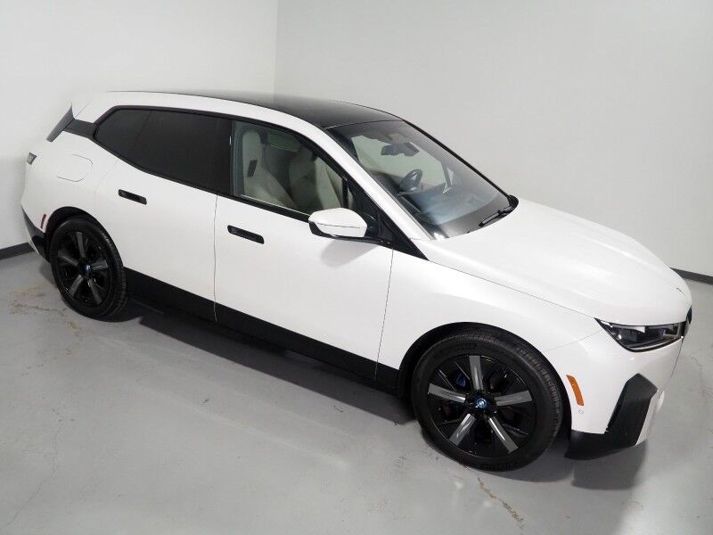 2024 BMW iX xDrive50 AWD *SPORT & LUXURY PKGS, DRIVING ASSIST PRO, HEADS-UP DISPLAY, NAVIGATION, ADAPTIVE CRUISE, SAFETY ALERTS, 360 CAMERAS, PANO ECLIPSING MOONROOF, HEATED/MULTI-FUNCTION SEATS, HARMAN/KARDON, WIRELESS CHARGING Round Rock TX