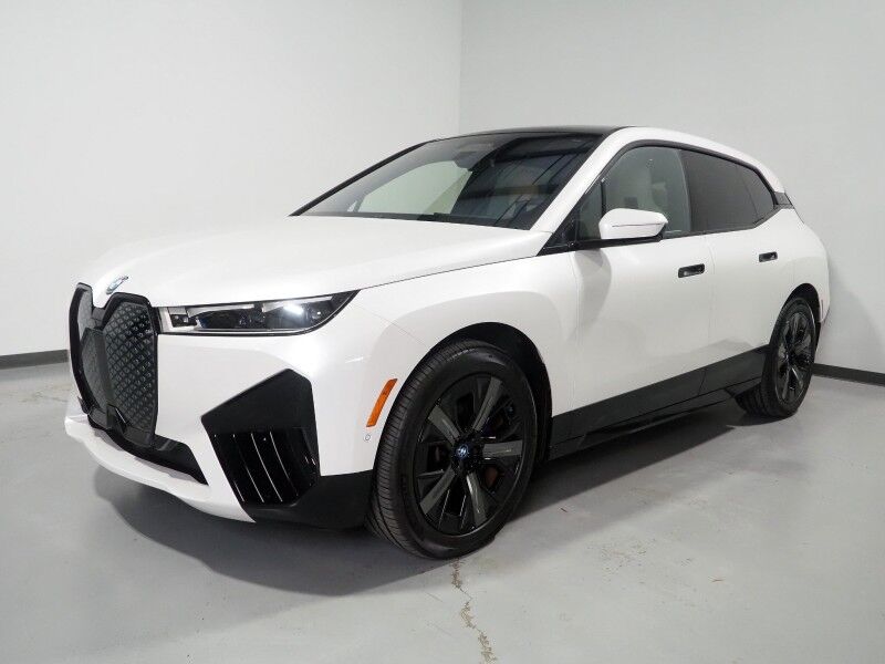 2024 BMW iX xDrive50 AWD *SPORT & LUXURY PKGS, DRIVING ASSIST PRO, HEADS-UP DISPLAY, NAVIGATION, ADAPTIVE CRUISE, SAFETY ALERTS, 360 CAMERAS, PANO ECLIPSING MOONROOF, HEATED/MULTI-FUNCTION SEATS, HARMAN/KARDON, WIRELESS CHARGING Round Rock TX