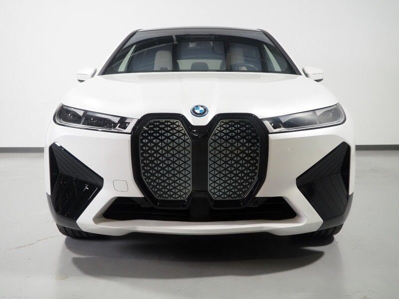 2024 BMW iX xDrive50 AWD *SPORT & LUXURY PKGS, DRIVING ASSIST PRO, HEADS-UP DISPLAY, NAVIGATION, ADAPTIVE CRUISE, SAFETY ALERTS, 360 CAMERAS, PANO ECLIPSING MOONROOF, HEATED/MULTI-FUNCTION SEATS, HARMAN/KARDON, WIRELESS CHARGING Round Rock TX