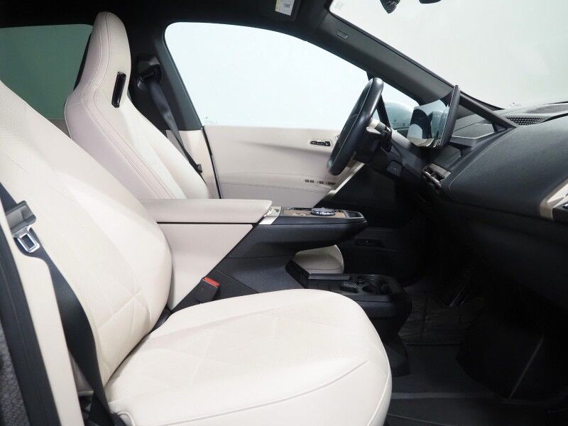 2024 BMW iX xDrive50 AWD *SPORT & LUXURY PKGS, DRIVING ASSIST PRO, HEADS-UP DISPLAY, NAVIGATION, ADAPTIVE CRUISE, SAFETY ALERTS, 360 CAMERAS, PANO ECLIPSING MOONROOF, HEATED/MULTI-FUNCTION SEATS, HARMAN/KARDON, WIRELESS CHARGING Round Rock TX