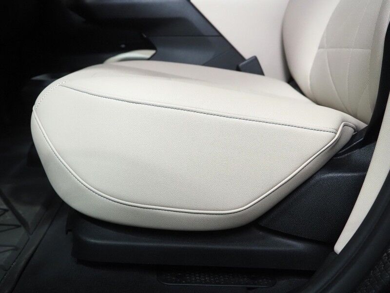 2024 BMW iX xDrive50 AWD *SPORT & LUXURY PKGS, DRIVING ASSIST PRO, HEADS-UP DISPLAY, NAVIGATION, ADAPTIVE CRUISE, SAFETY ALERTS, 360 CAMERAS, PANO ECLIPSING MOONROOF, HEATED/MULTI-FUNCTION SEATS, HARMAN/KARDON, WIRELESS CHARGING Round Rock TX