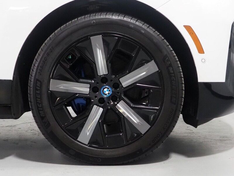 2024 BMW iX xDrive50 AWD *SPORT & LUXURY PKGS, DRIVING ASSIST PRO, HEADS-UP DISPLAY, NAVIGATION, ADAPTIVE CRUISE, SAFETY ALERTS, 360 CAMERAS, PANO ECLIPSING MOONROOF, HEATED/MULTI-FUNCTION SEATS, HARMAN/KARDON, WIRELESS CHARGING Round Rock TX