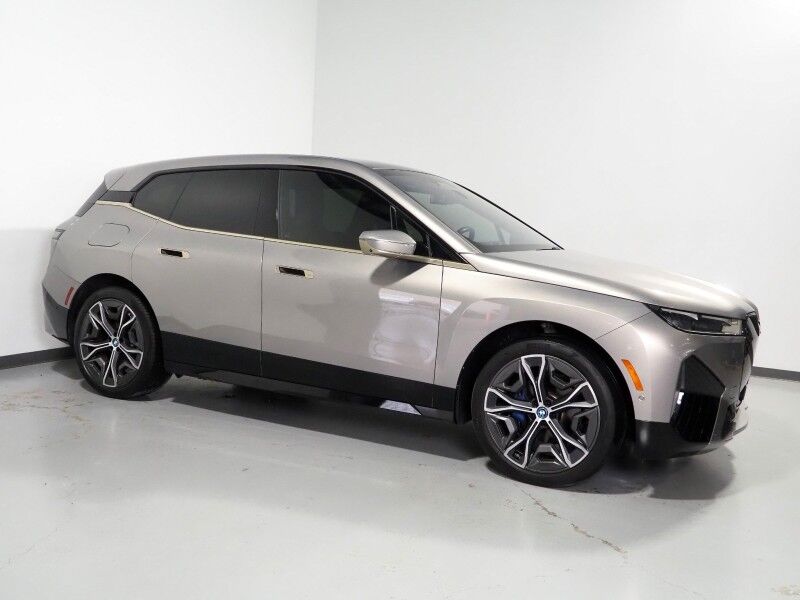 2024 BMW iX xDrive50 AWD *SPORT & LUXURY PKGS, HEADS-UP DISPLAY, NAVIGATION, LIVE COCKPIT PRO, SAFETY ALERTS, 360 VIEW CAMERAS, PANO ECLIPSING MOONROOF, HEATED SEATS/STEERING, 22 INCH WHEELS, HARMAN/KARDON, WIRELESS CHARGING