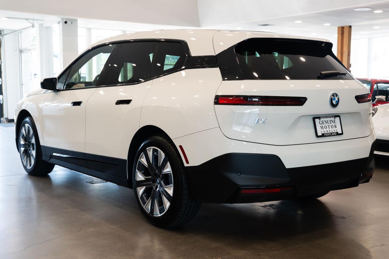 2024 BMW iX xDrive50 Gladstone OR
