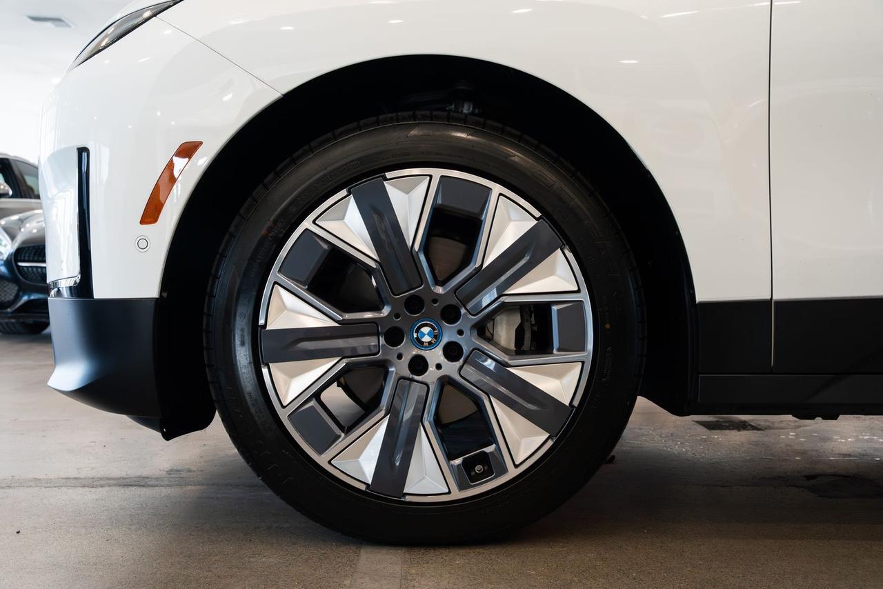 2024 BMW iX xDrive50 Gladstone OR