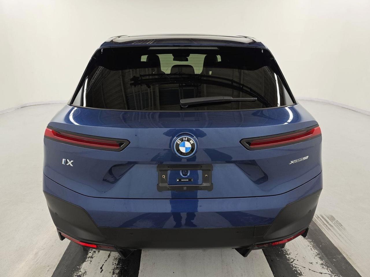 2024 BMW iX xDrive50 Harman Kardon Sound Panoramic Sky Lounge Roof Portland OR