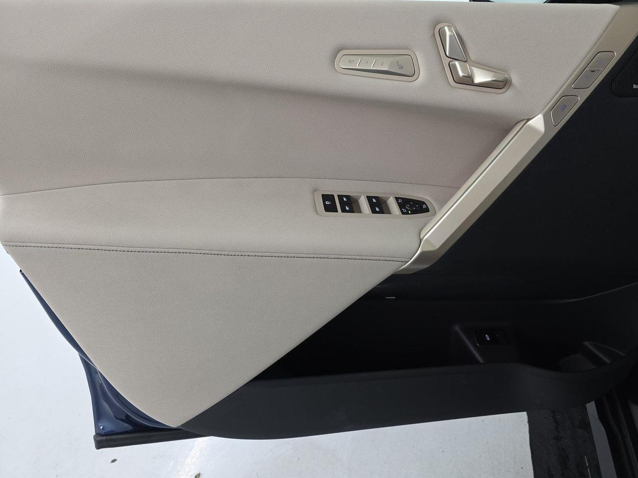 2024 BMW iX xDrive50 Harman Kardon Sound Panoramic Sky Lounge Roof Portland OR