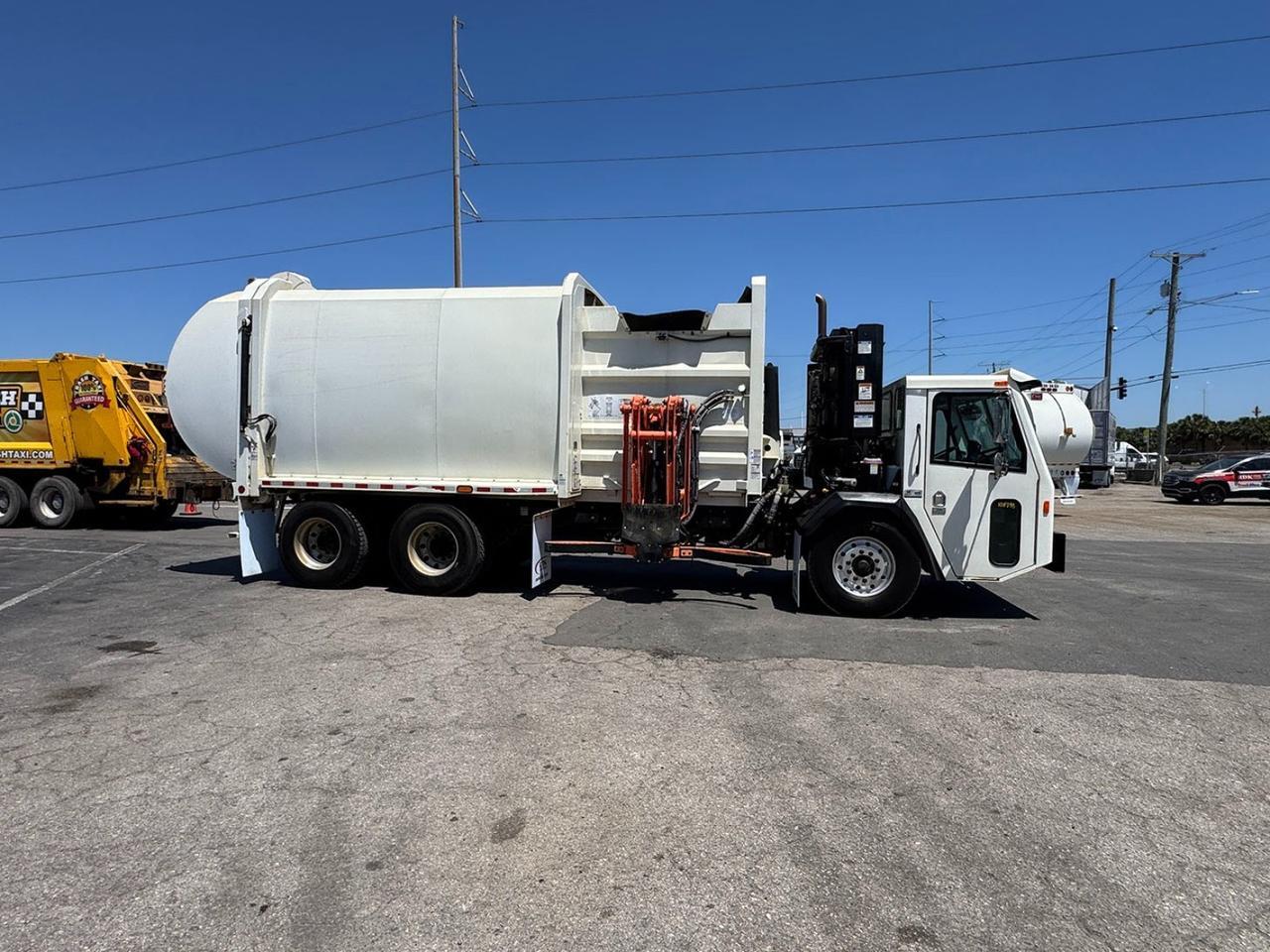 2024 Battle Motors LET 2 31 yard Pac-Tech Side Loader Garbage Truck Tampa FL