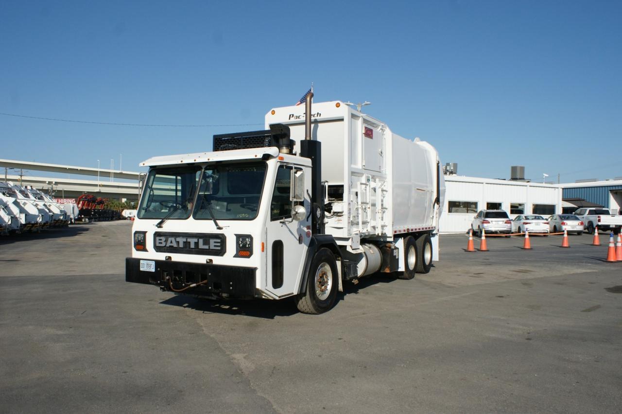 2024 Battle Motors LET 2 31 yard Pac-Tech Side Loader Garbage Truck