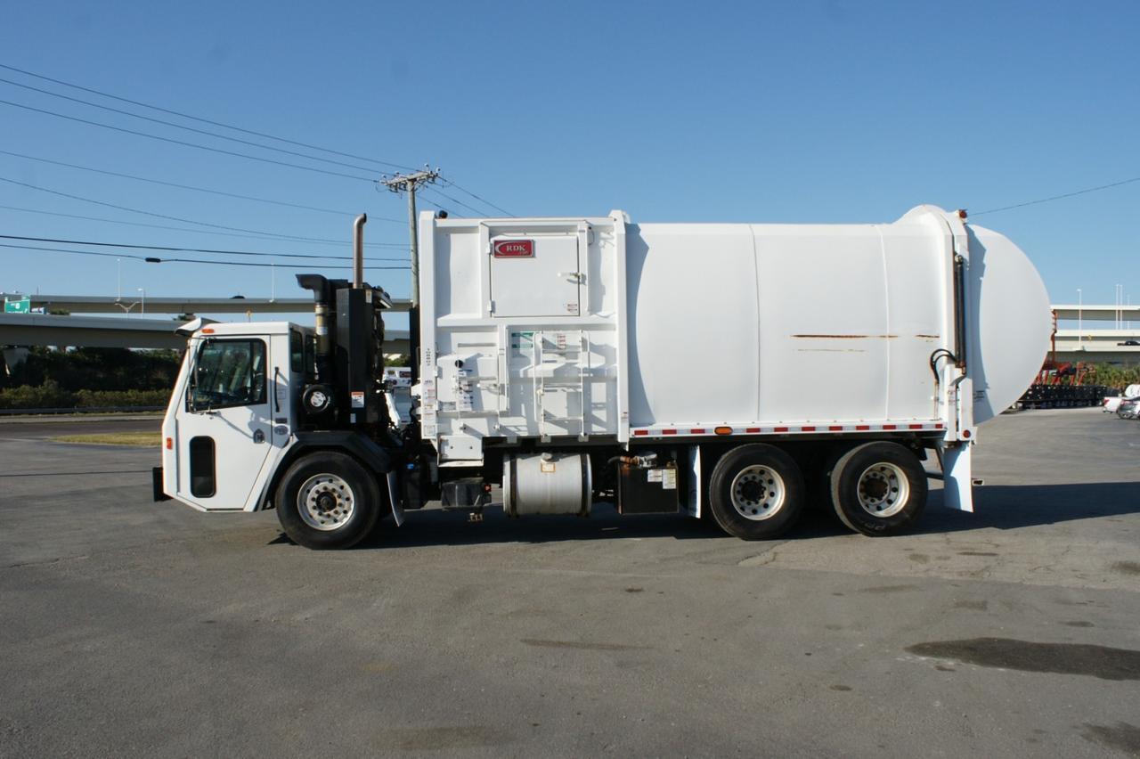 2024 Battle Motors LET 2 31 yard Pac-Tech Side Loader Garbage Truck Tampa FL
