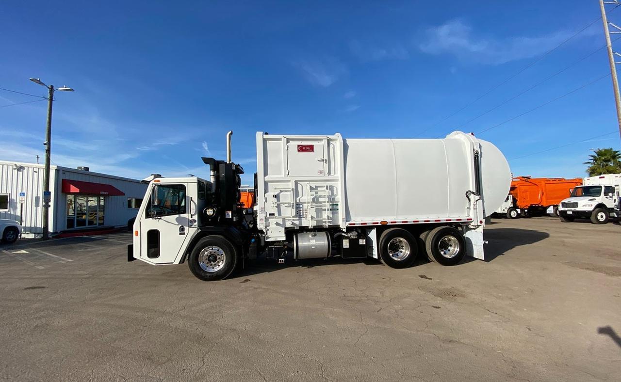 2024 Battle Motors LET 2 31 yd Pac Tech Side Loader Garbage Truck Tampa FL