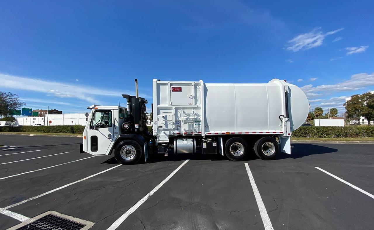 2024 Battle Motors LET 2 31 yd Pac Tech Side Loader Garbage Truck Tampa FL