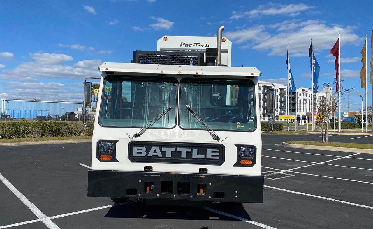 2024 Battle Motors LET 2 31 yd Pac Tech Side Loader Garbage Truck
