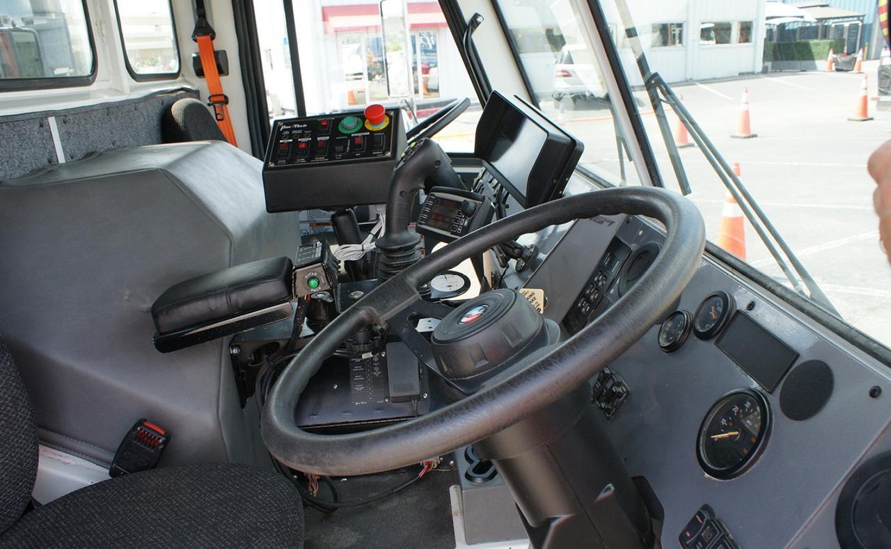 2024 Battle Motors LET 2 31 yd Pac Tech Side Loader Garbage Truck Tampa FL