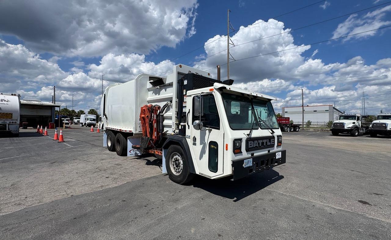 2024 Battle Motors LET 2 31 yd Pac Tech Side Loader Garbage Truck