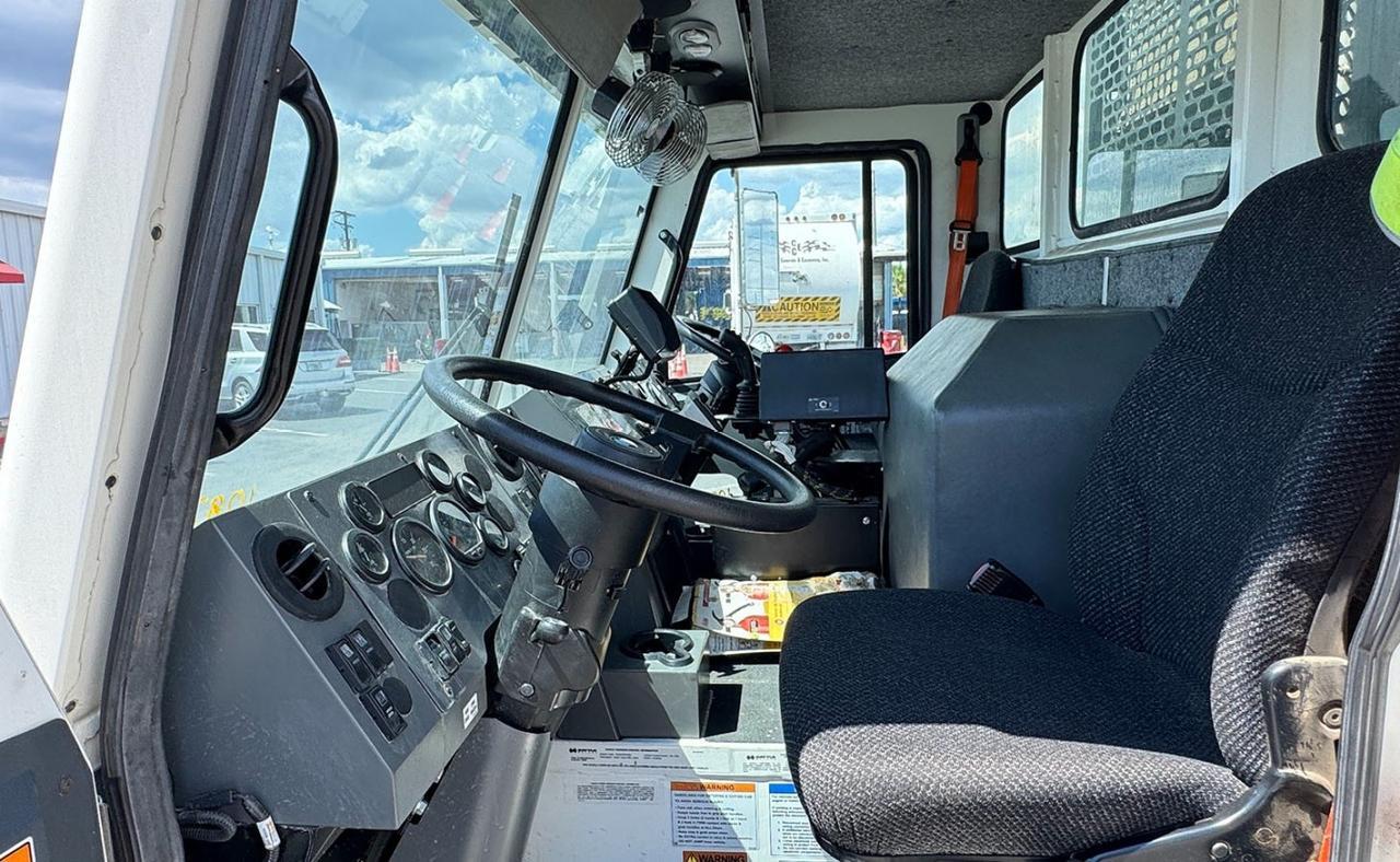 2024 Battle Motors LET 2 31 yd Pac Tech Side Loader Garbage Truck Tampa FL