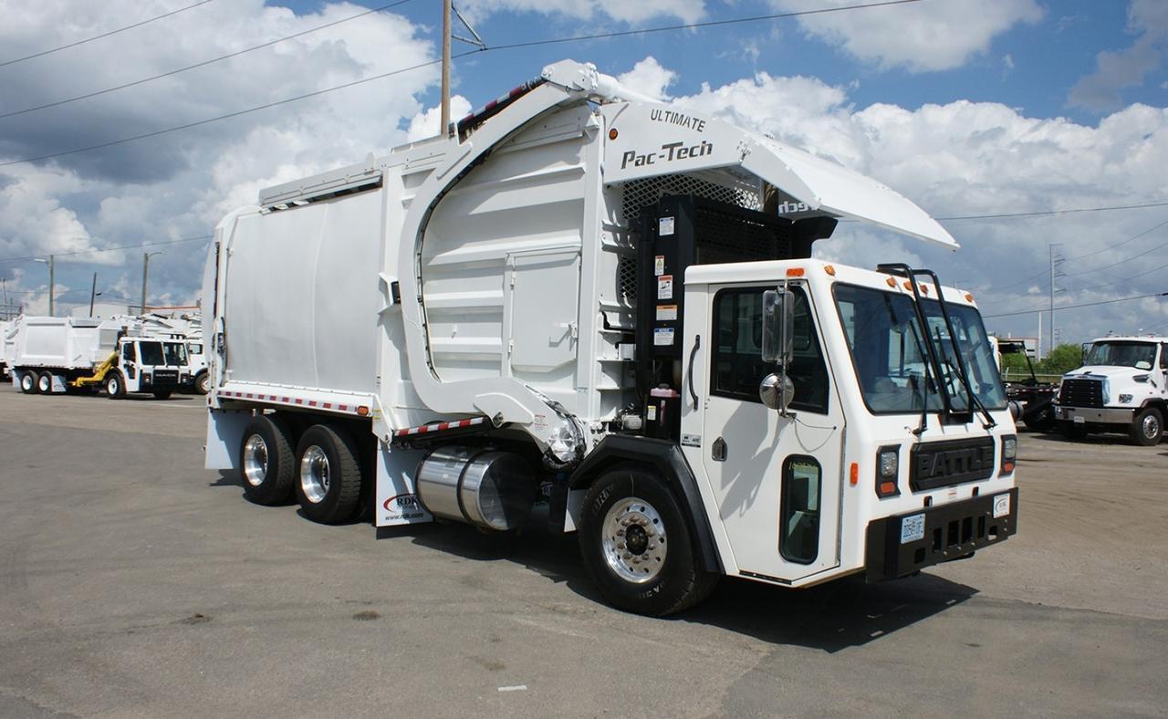 2024 Battle Motors LET 2 40 Yard Pac Tech Ultimate Front Loader Garbage Truck