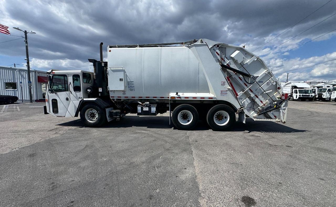 2024 Battle Motors LET2 25 yd Pac Tech Rear Loader Garbage Truck Tampa FL