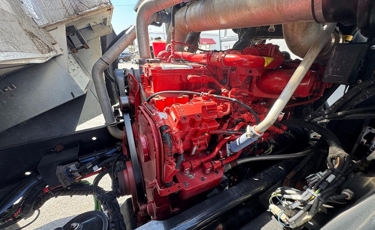 2024 Battle Motors LET2 25 yd Pac Tech Rear Loader Garbage Truck Tampa FL