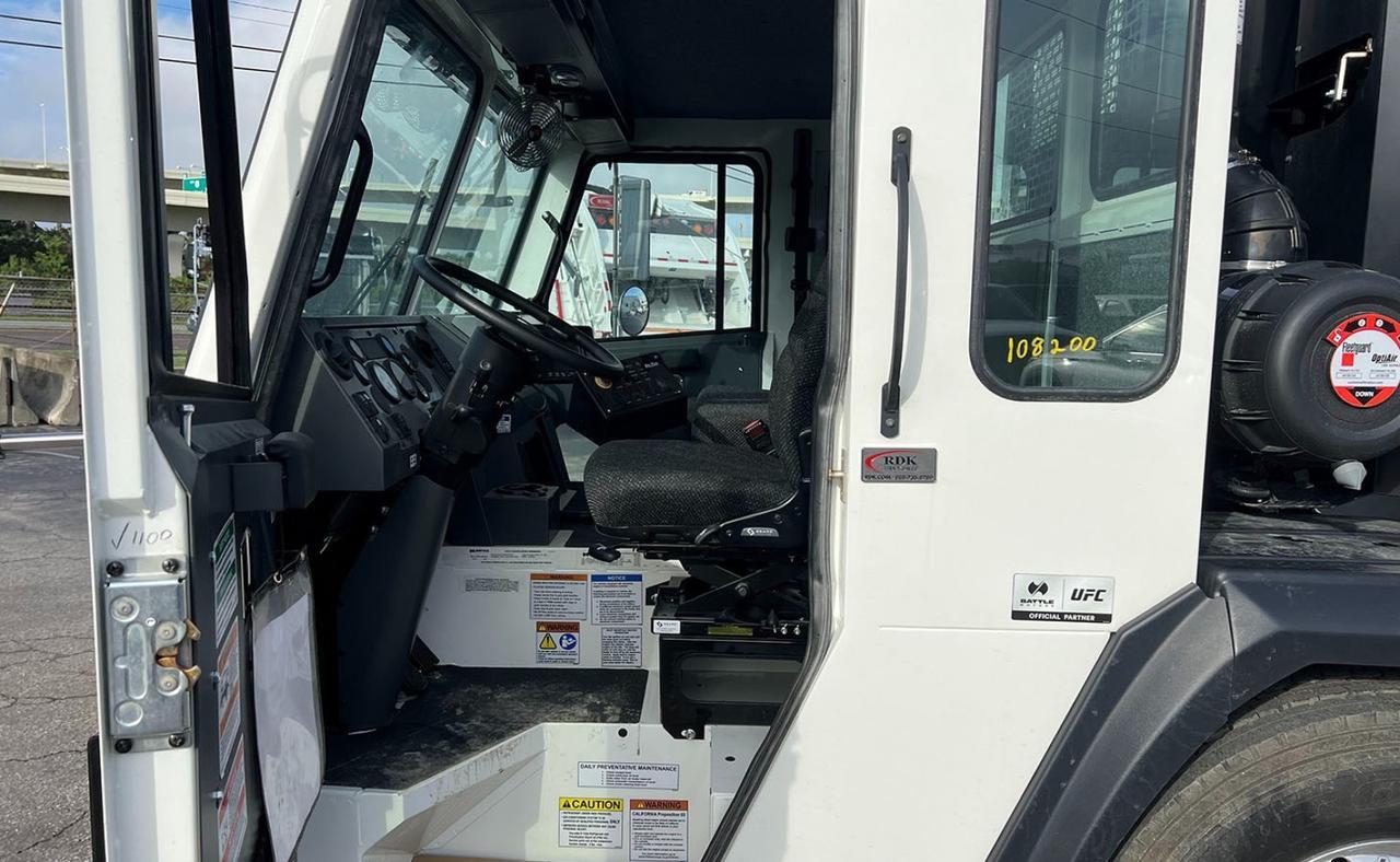 2024 Battle Motors LET2 28 yd Pac Tech Rear Loader Garbage Truck Tampa ...