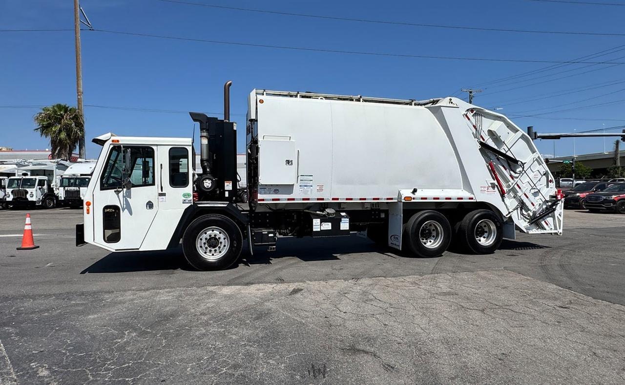 2024 Battle Motors LET2 28yd Pac Tech Rear Loader Garbage Truck Tampa FL